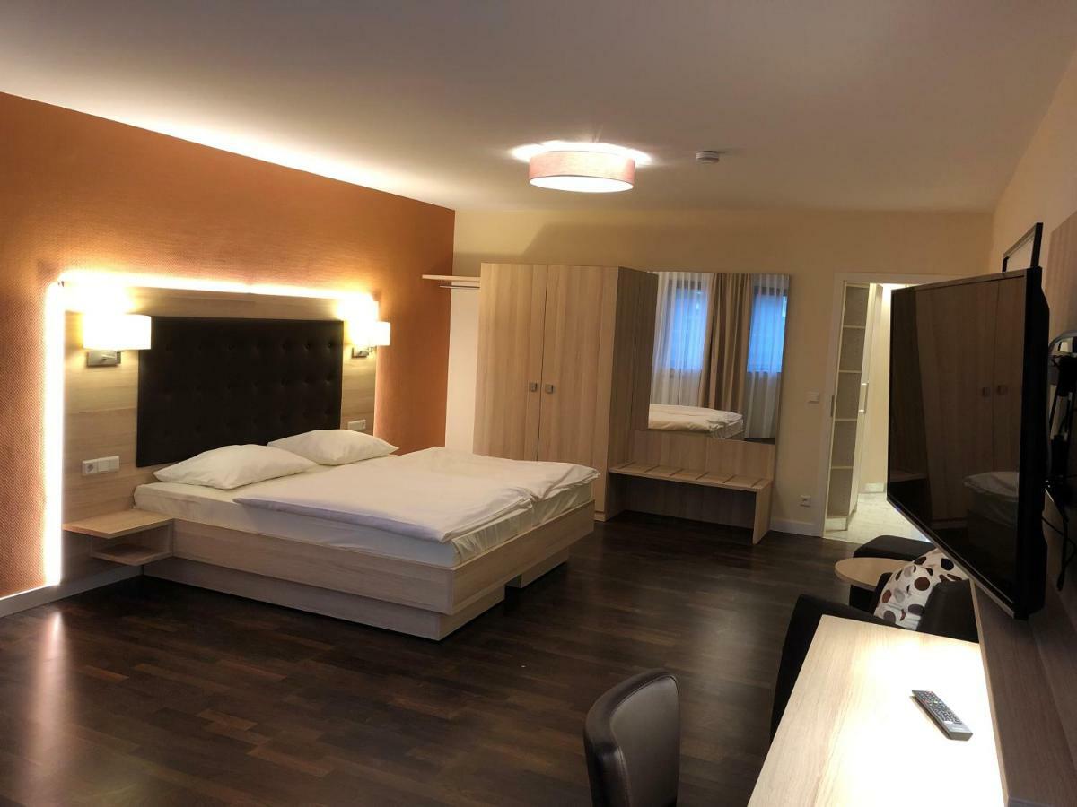 3 Apartments Am Wambolter Hof 3 Бенсгайм Екстер'єр фото